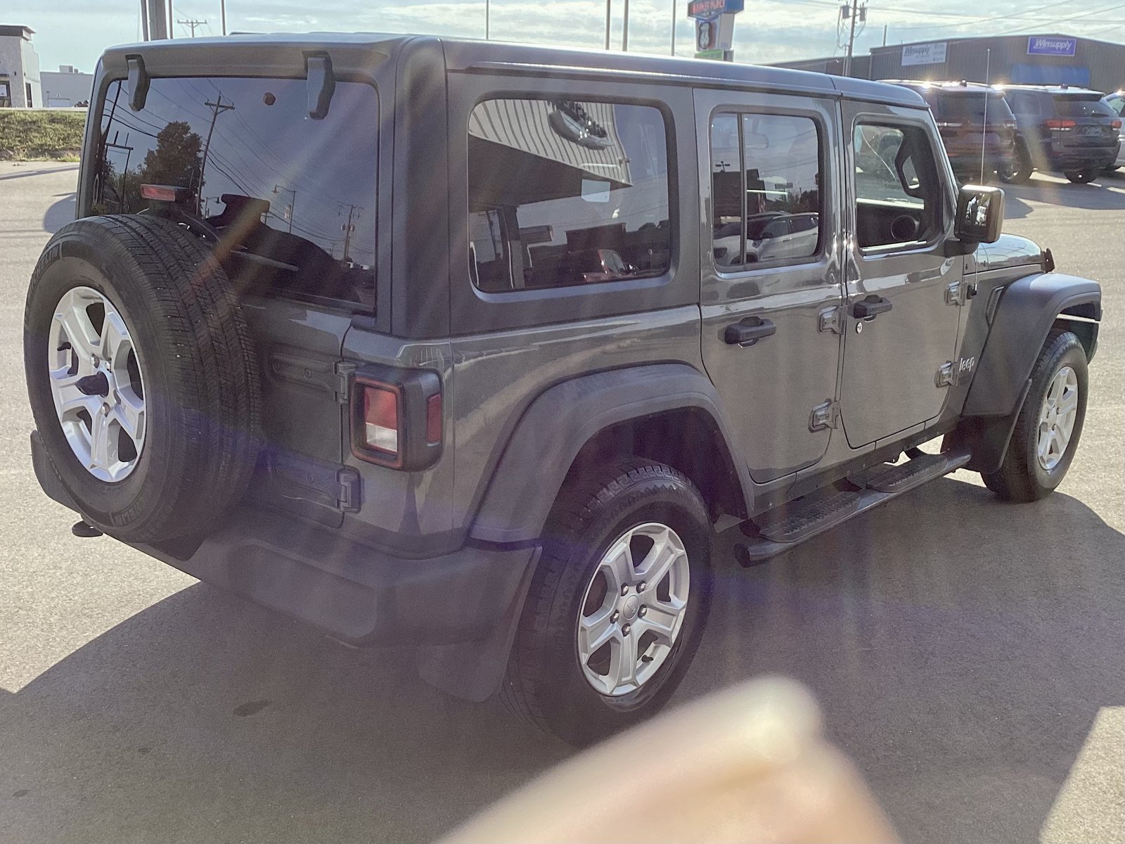 Used 2018 Jeep Wrangler Unlimited Sport S AWD/4WD image 6