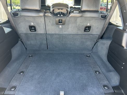 Used 2024 Jeep Wrangler Unlimited Sahara AWD/4WD image 10
