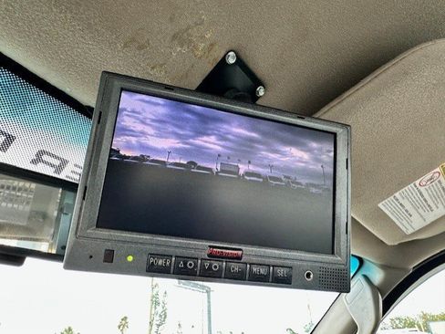Used 2009 Ford F550 2WD Regular Cab Super Duty image 24