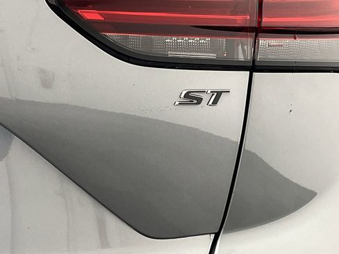 Certified 2023 Buick Envision Preferred w/ Sport Touring Package image 32