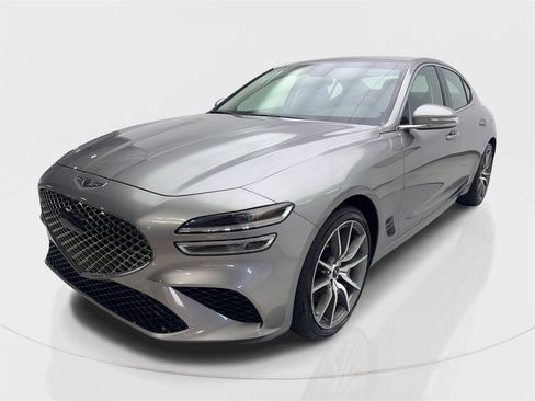 Used 2025 Genesis G70 2.5T image 2