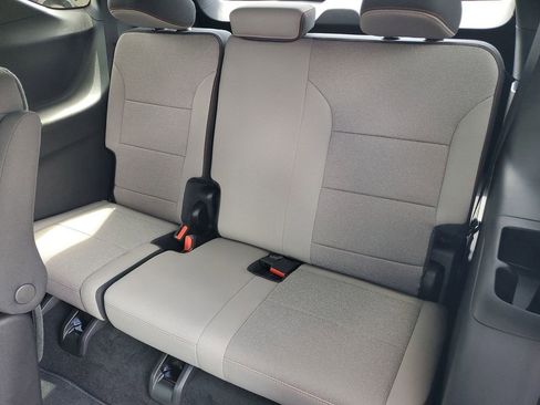 New 2026 Chevrolet Traverse LT image 12