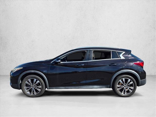 Used 2017 INFINITI QX30 AWD image 2