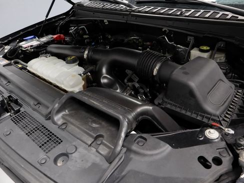 Certified 2024 Ford Expedition XLT AWD/4WD image 19