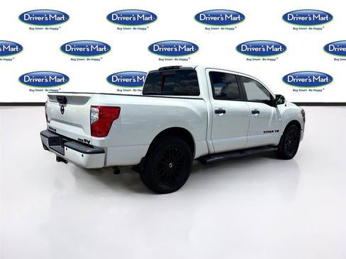Used 2019 Nissan Titan SV w/ SV Convenience Package RWD image 7