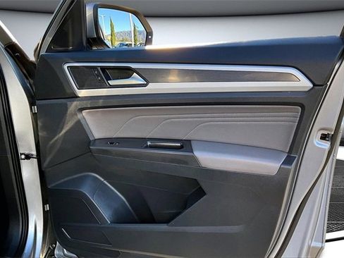 Used 2022 Volkswagen Atlas Cross Sport SEL R-Line image 28