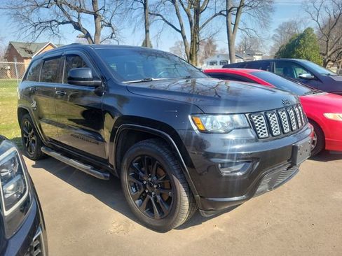 Used 2018 Jeep Grand Cherokee Altitude AWD/4WD image 1
