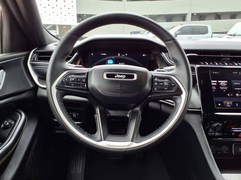 Used 2023 Jeep Grand Cherokee L Laredo RWD image 15