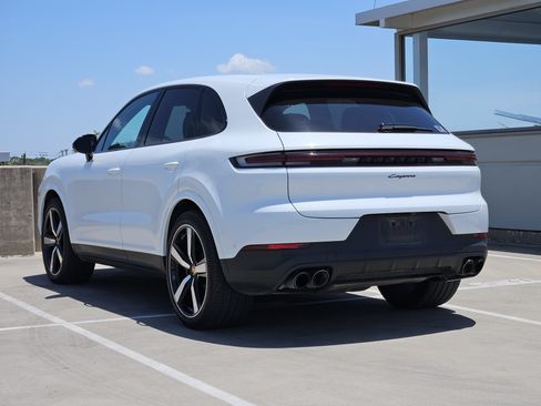 Certified 2024 Porsche Cayenne AWD/4WD image 3