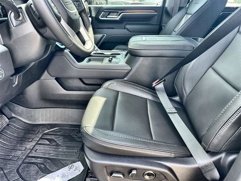 New 2026 GMC Sierra 2500 Denali w/ Denali Reserve Package image 24