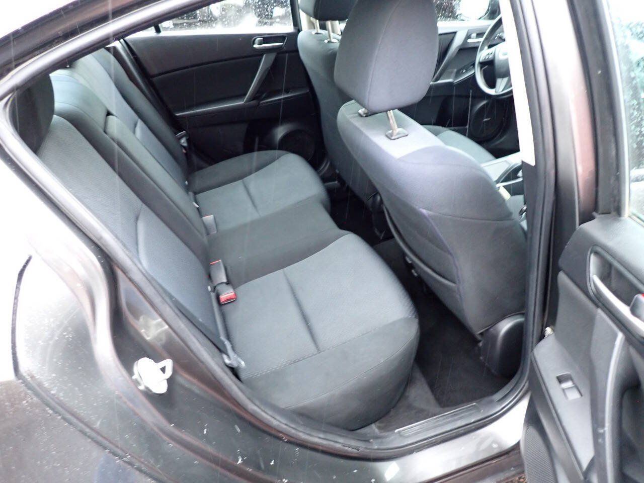 Used 2010 MAZDA MAZDA3 i Touring FWD image 10