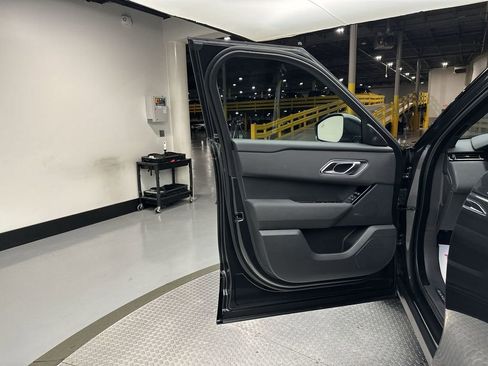 Certified 2024 Land Rover Range Rover Velar Dynamic SE image 6