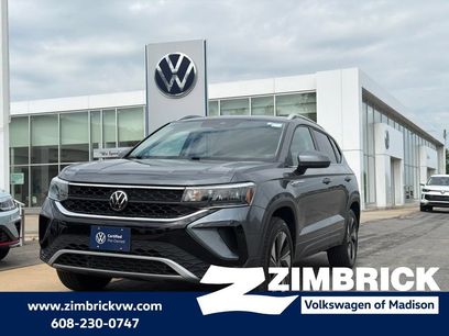 Used 2023 Volkswagen Taos SE w/ Panoramic Sunroof Package
