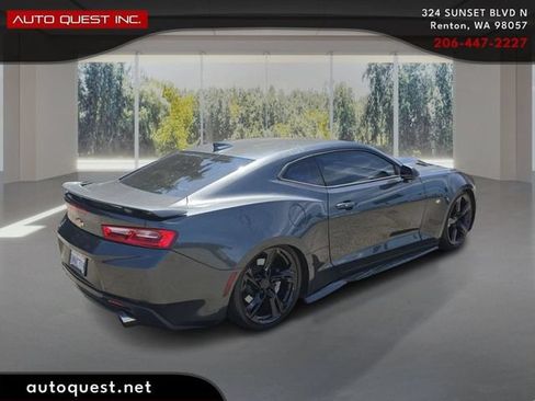 Used 2016 Chevrolet Camaro SS RWD image 5