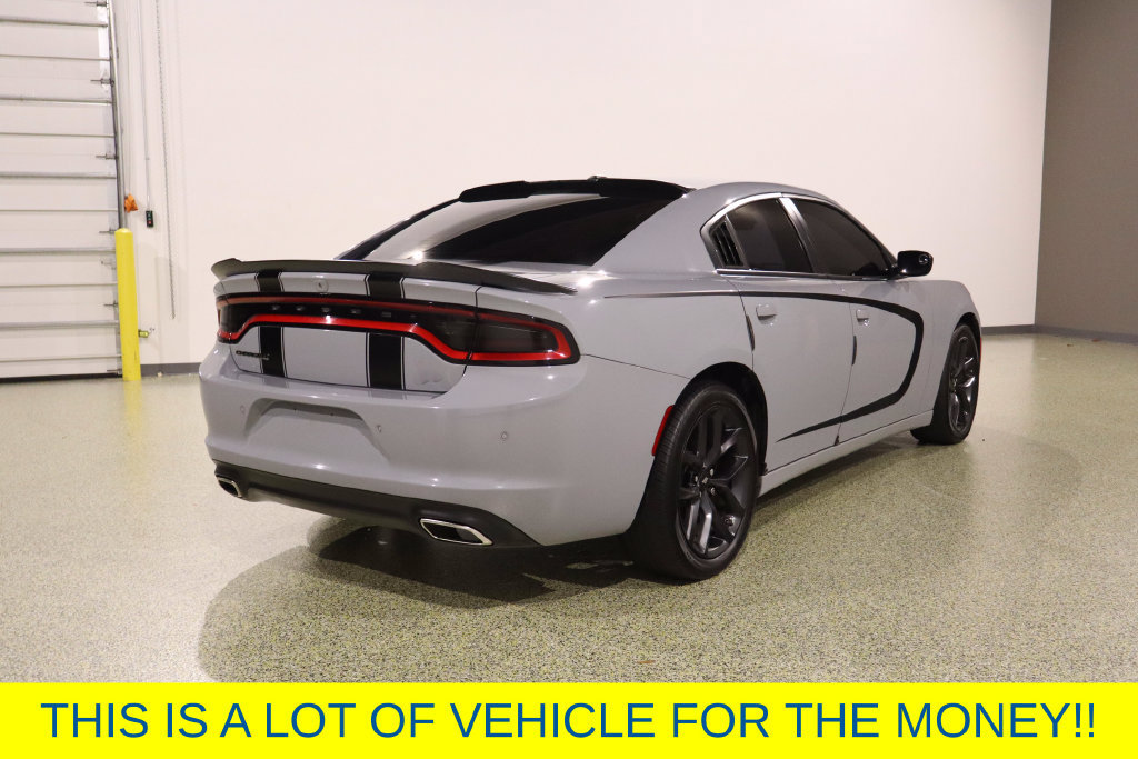 Used 2022 Dodge Charger SXT w/ Blacktop Package RWD image 10