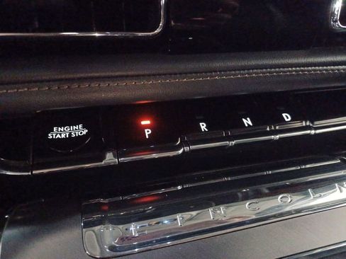 Used 2025 Lincoln Aviator AWD w/ Jet Appearance Package image 22