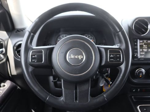 Used 2016 Jeep Patriot Latitude w/ Sun/Sound Group FWD image 20