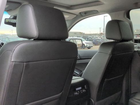 Used 2018 GMC Yukon SLT image 18