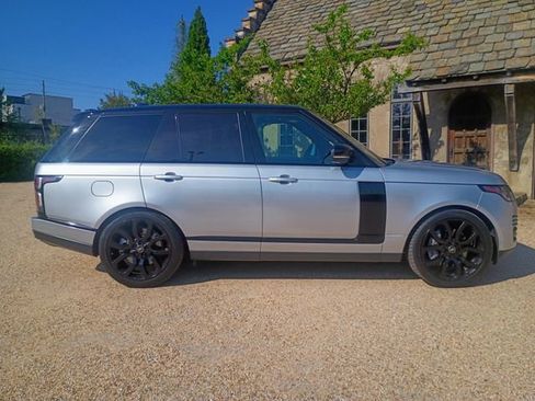 Used 2020 Land Rover Range Rover HSE image 12