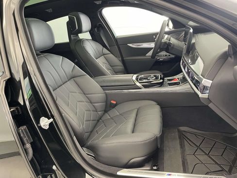 Used 2025 BMW i7 xDrive60 w/ Executive Package AWD/4WD image 20