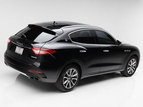 Used 2017 Maserati Levante S image 3