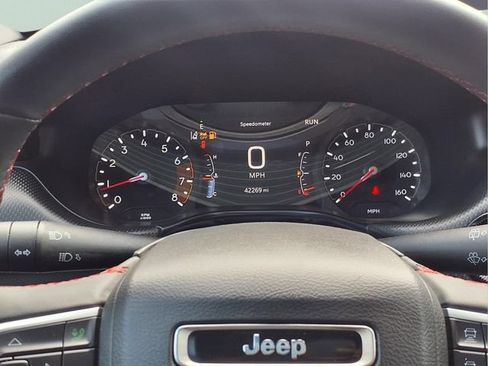 Used 2025 Jeep Compass Trailhawk AWD/4WD image 21