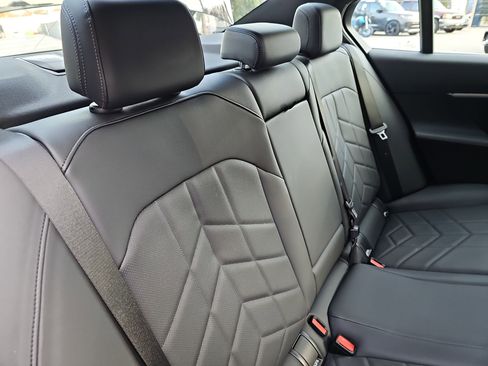 Used 2025 BMW 530i xDrive image 12