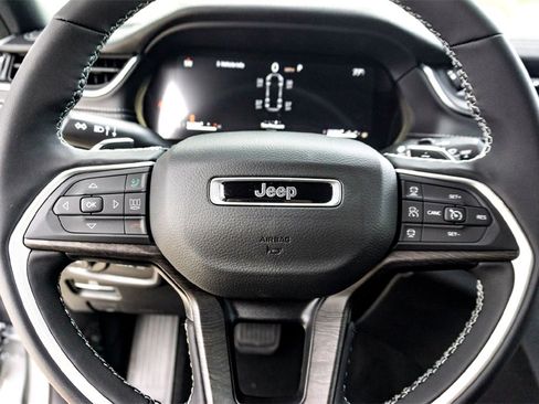 New 2025 Jeep Grand Cherokee L Limited w/ Black Appearance Package image 12