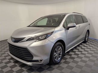 Used 2024 Toyota Sienna XLE FWD video 2