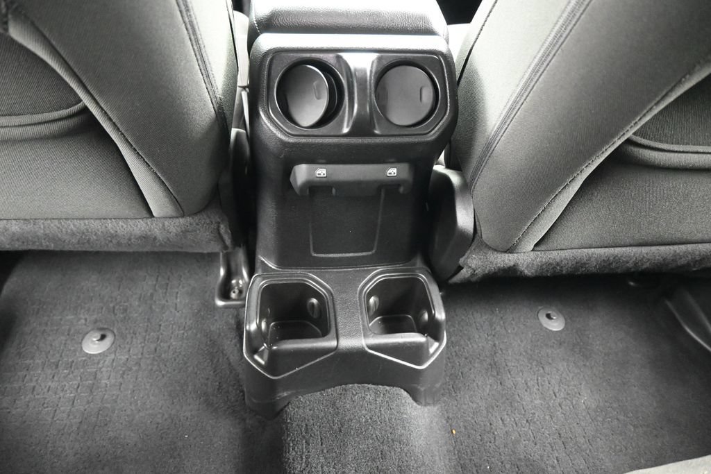 Used 2018 Jeep Wrangler Unlimited Sport S AWD/4WD image 35