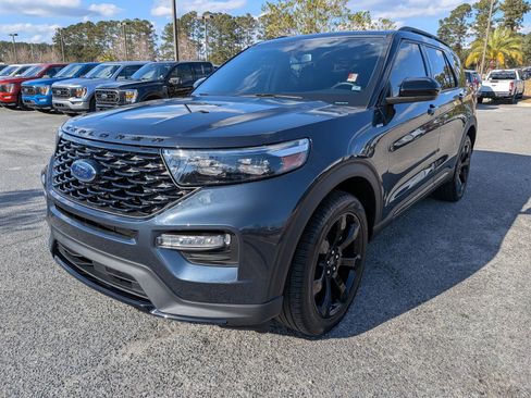 Certified 2023 Ford Explorer ST-Line w/ Class IV Trailer Tow Package image 9