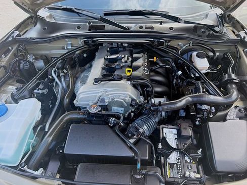 Used 2023 MAZDA MX-5 Miata Club RWD image 30