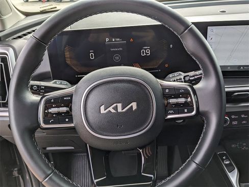 Certified 2025 Kia Sorento S w/ Panoramic Sunroof Package image 31
