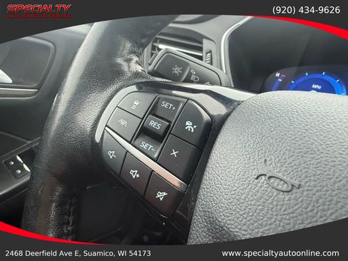 Used 2021 Ford Escape Titanium image 17