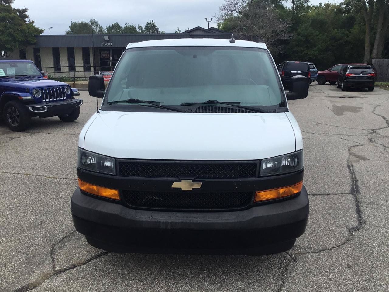 Used 2021 Chevrolet Express 2500 w/ Communications Package RWD image 2