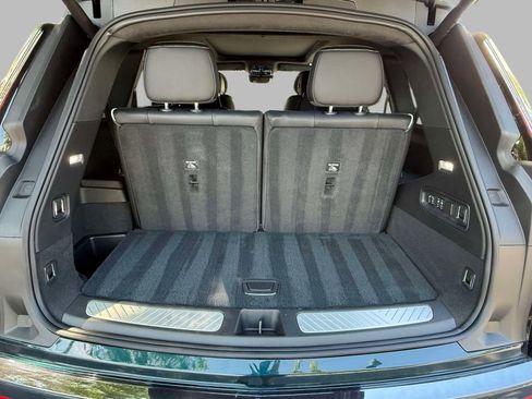 Used 2026 Cadillac Vistiq Platinum w/ LPO, Floor Liner Package AWD/4WD image 18