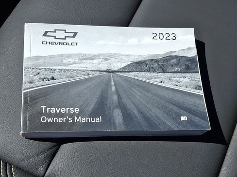 Used 2023 Chevrolet Traverse LT AWD/4WD image 26