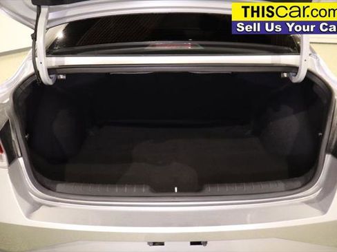 Used 2022 Hyundai Elantra SEL image 24