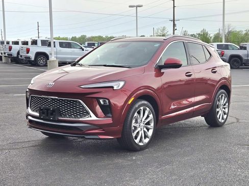 Used 2024 Buick Encore GX Avenir w/ Avenir Technology Package FWD image 7