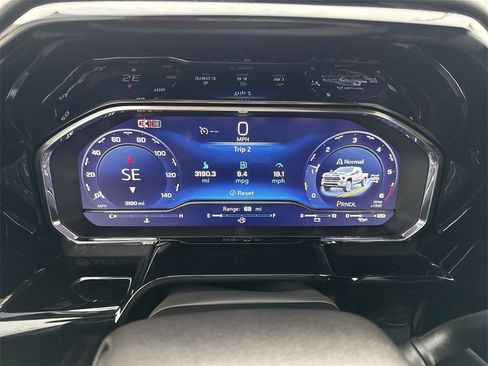 Used 2025 Chevrolet Silverado 2500 LTZ w/ LTZ Convenience Package image 10