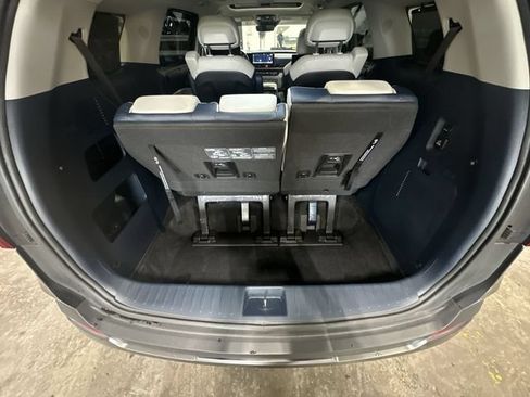 Used 2025 Kia Carnival SX Prestige FWD image 26