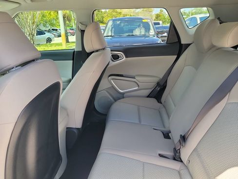 Certified 2024 Kia Soul LX FWD image 24