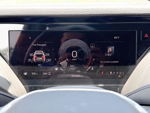 Used 2025 GMC Yukon XL Denali AWD/4WD image 12