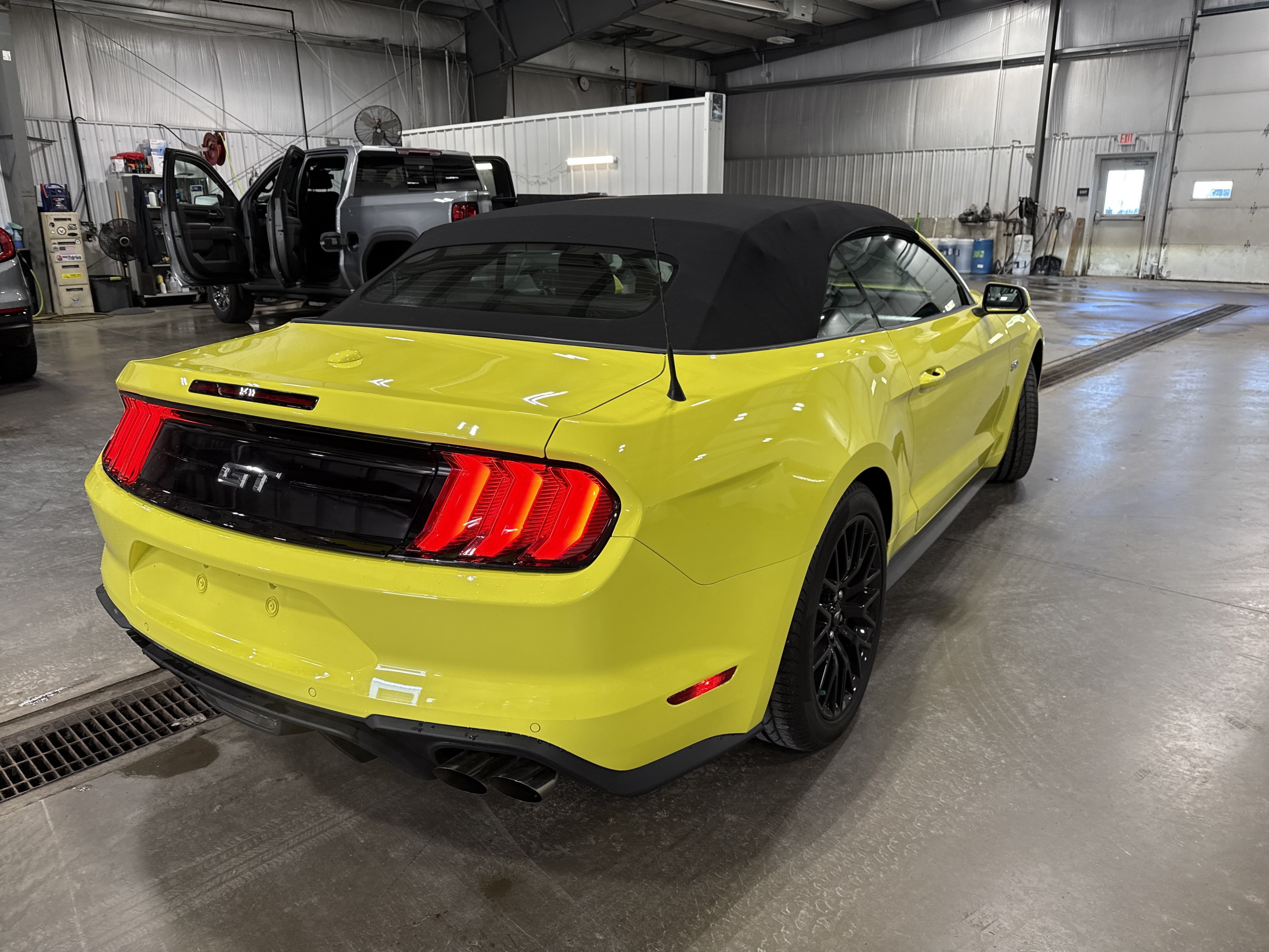 Used 2021 Ford Mustang GT Premium w/ GT Performance Package RWD image 3