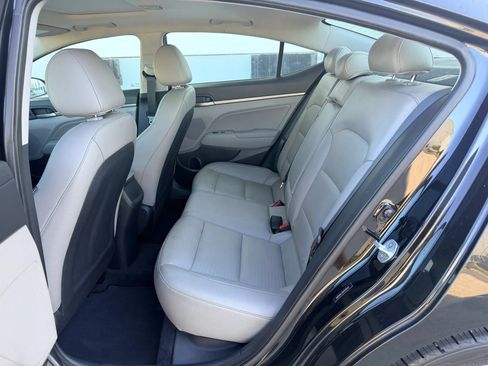 Used 2017 Hyundai Elantra Limited w/ Limited Tech Package 04 FWD image 11