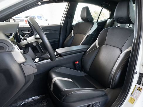 Used 2025 Toyota Camry SE FWD image 21