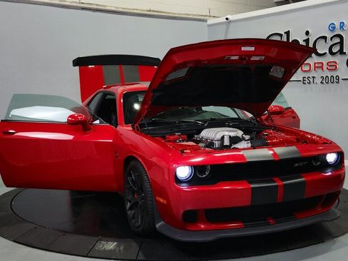 Used 2016 Dodge Challenger SRT Hellcat RWD image 15