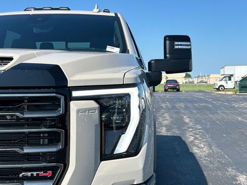 New 2026 GMC Sierra 2500 AT4 w/ AT4 Premium Plus Package AWD/4WD image 12