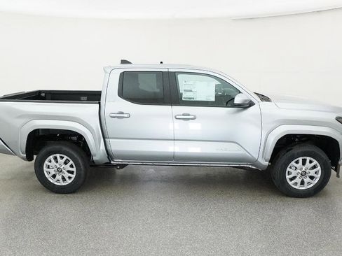 New 2026 Toyota Tacoma SR5 image 31