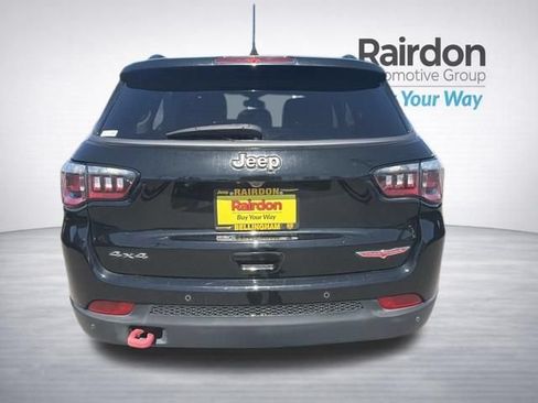 Used 2017 Jeep Compass Trailhawk w/ Leather Interior Group AWD/4WD image 6